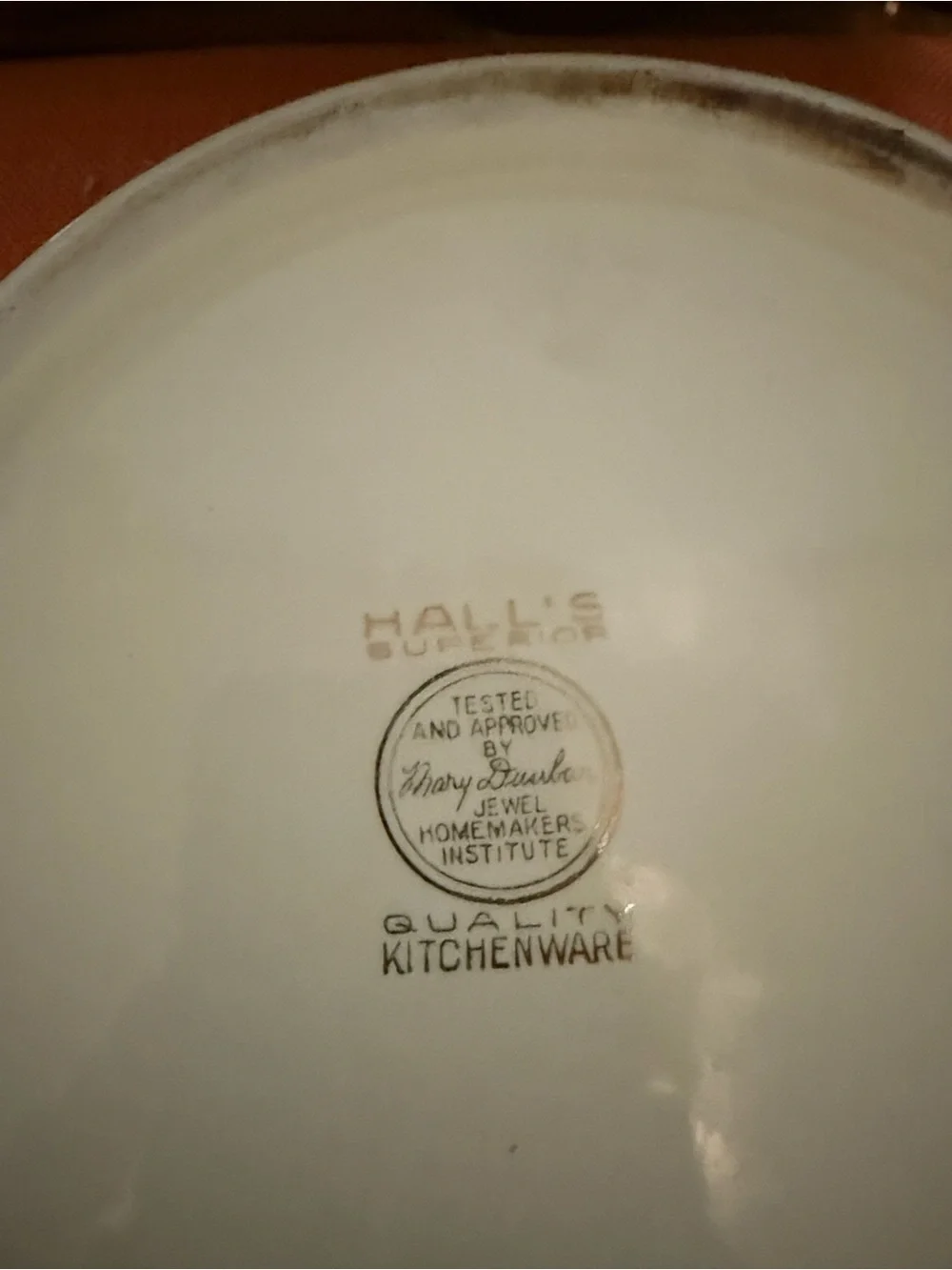 Vintage Hall Superior Kitchenware. EUC . No chips or cracks.